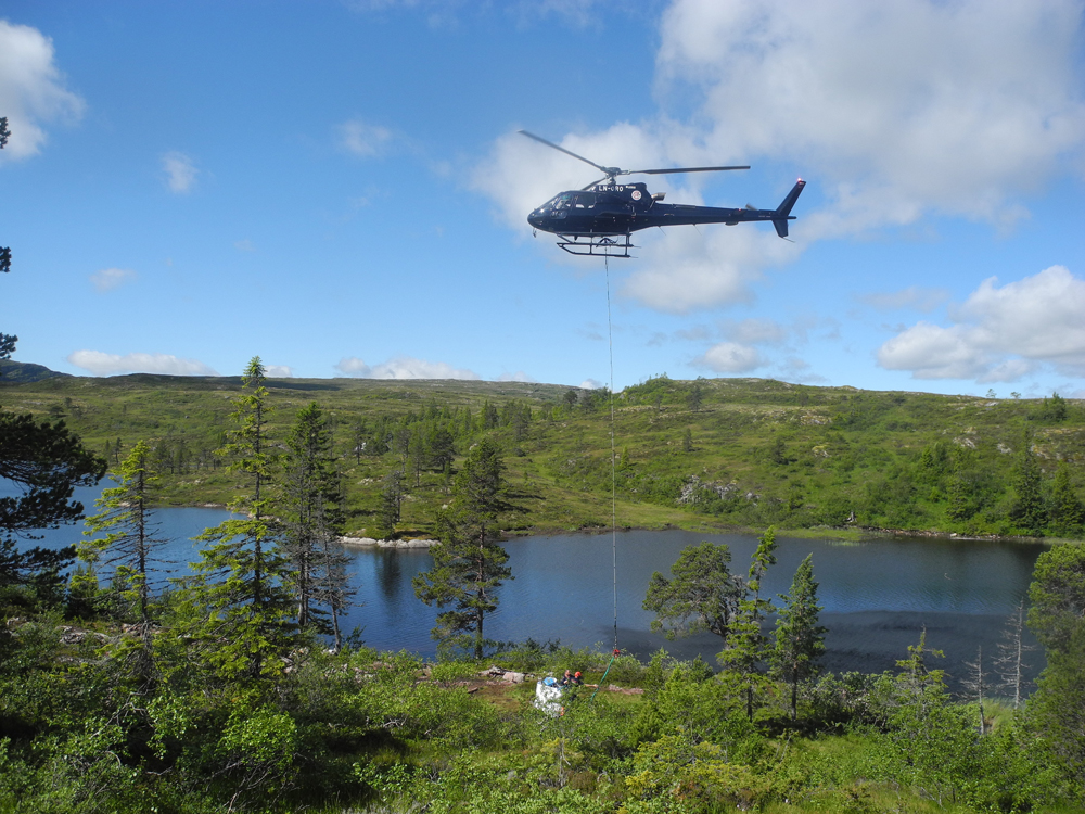 Thulite Bead Strand Oval - 1 pc