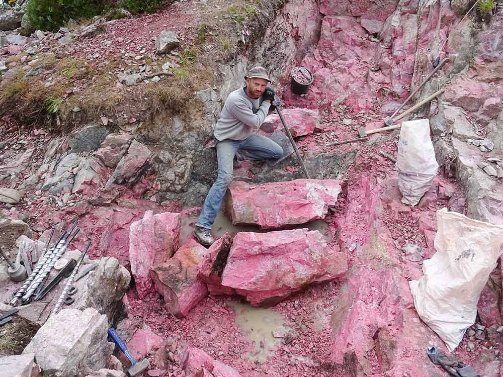 Thulite Palm Stone - 1 pc