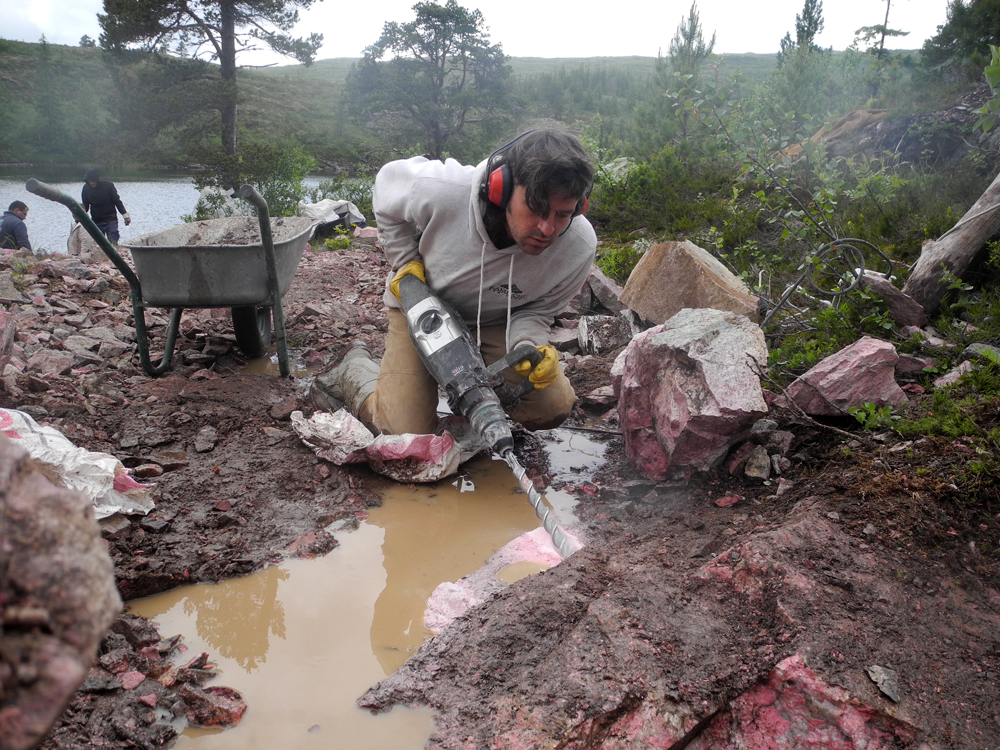Thulite Bead Strand 10 mm - 1 pc